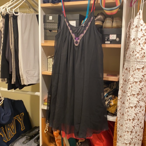 Express dresses - Picture 3 of 3